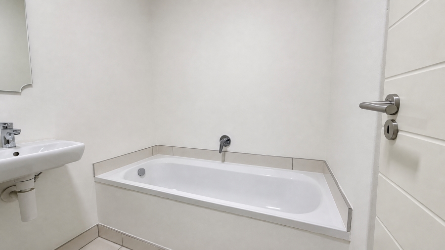 2 Bedroom Property for Sale in Zonnebloem Western Cape